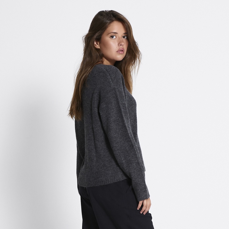Basic v-neck knit sweater "Louise"
